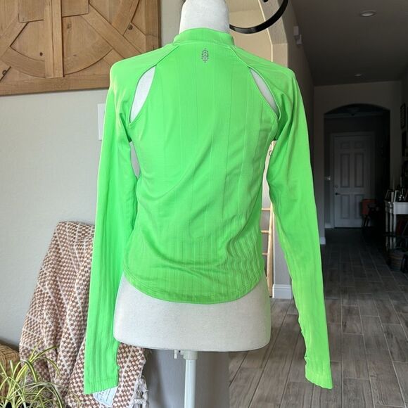 NWOT Free People Movement Offside Layer Lime Zest High Neck Thumbhole M/L Long - Picture 12 of 16
